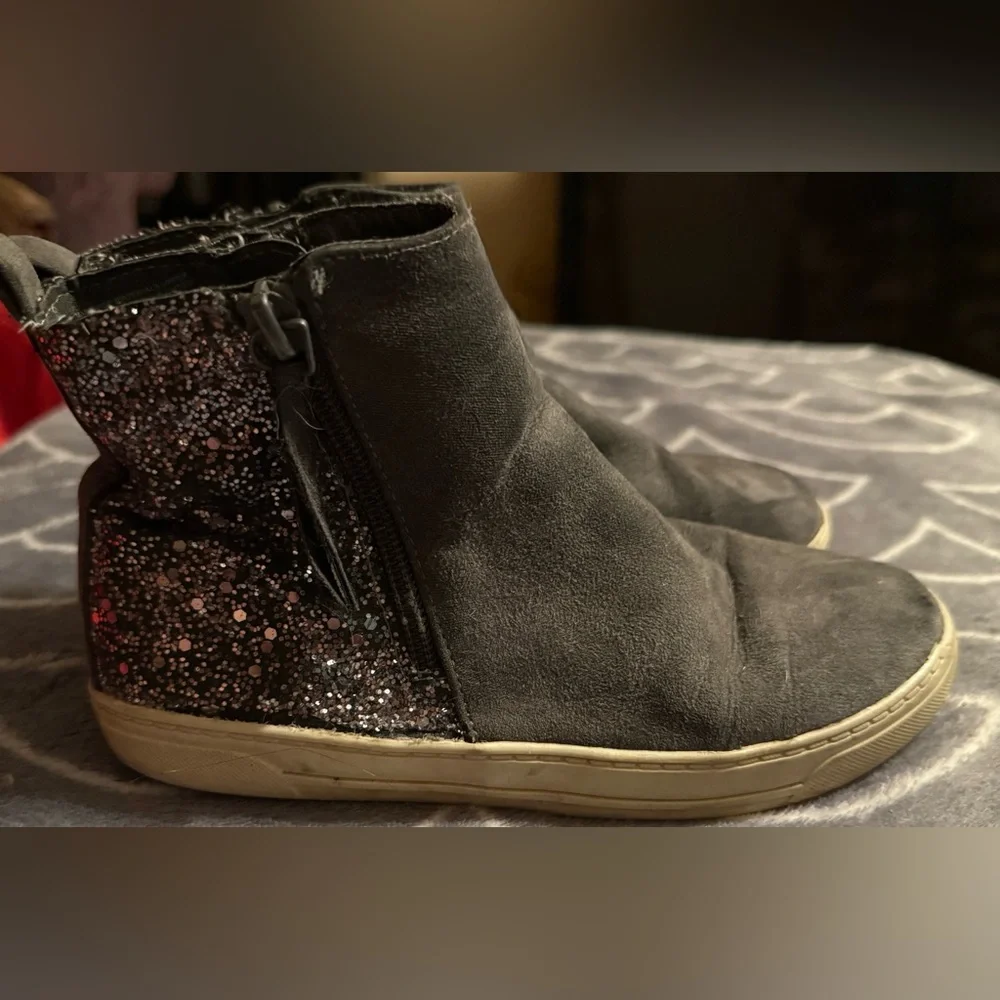 Justice Charcoal Suede Ankle Boots girls size 1